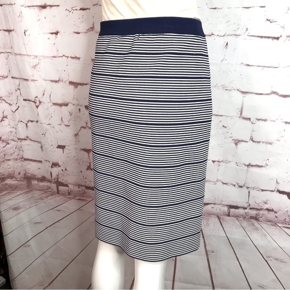 ROMEO + JULIET COUTURE Knit Navy & White Horizontal Stripes Pencil Skirt Size M - Picture 7 of 15